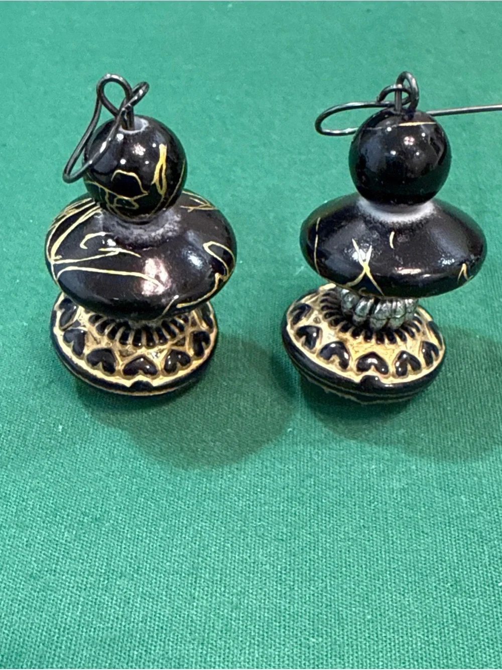 VTG Etched Gold W/With Black Bead Earrings Bohemian Style.  55C